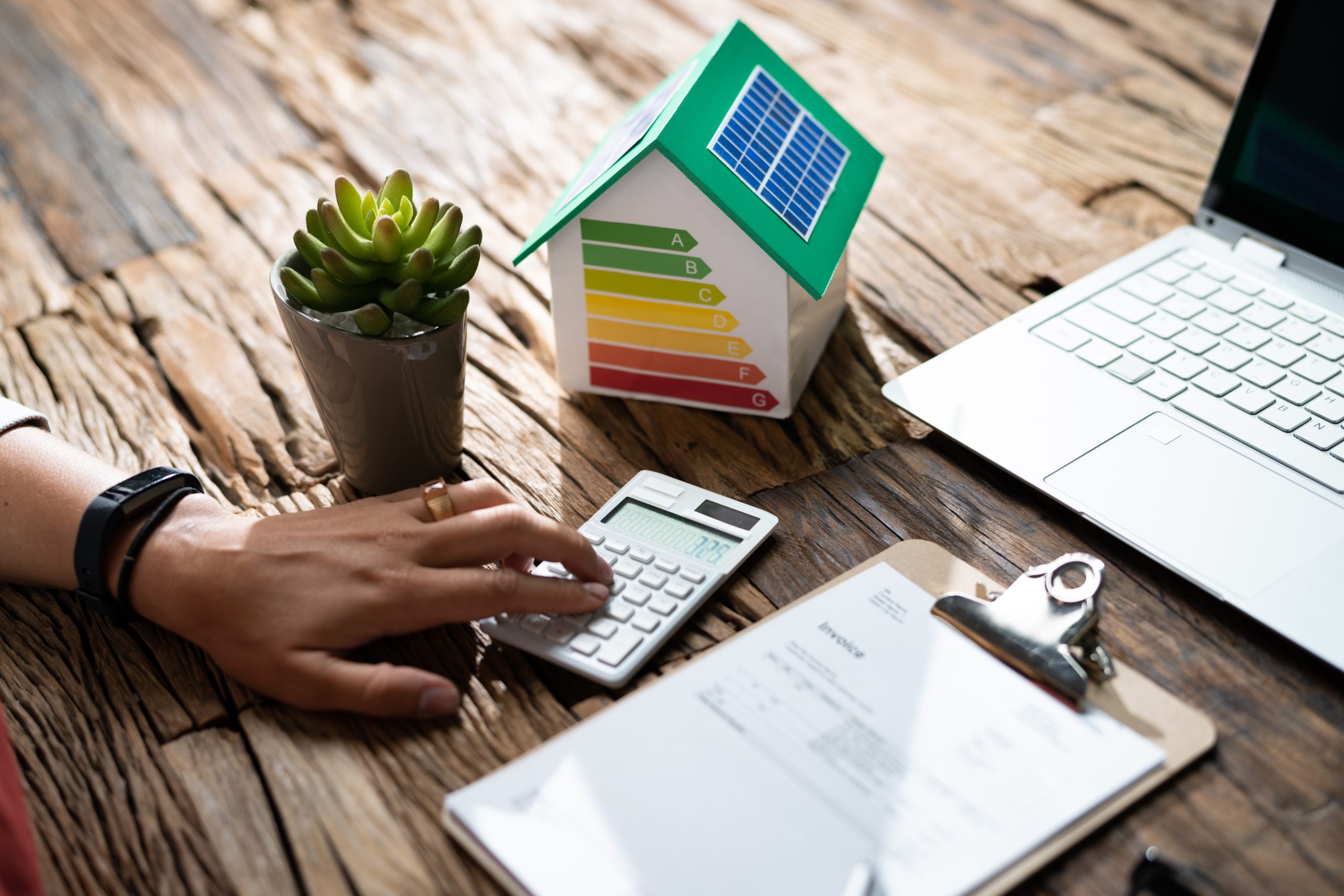 House,Energy,Audit.,Efficient,Consumption,Invoice,And,Economy aide passoire thermique audit
